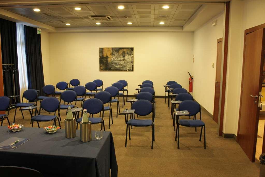 Mh Hotel Piacenza Fiera Facilidades foto